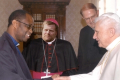 Lupus im Vatikan beim Papst